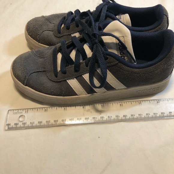 Adidas Court Grey casual Shoe Boys Size 2 - Picture 5 of 13